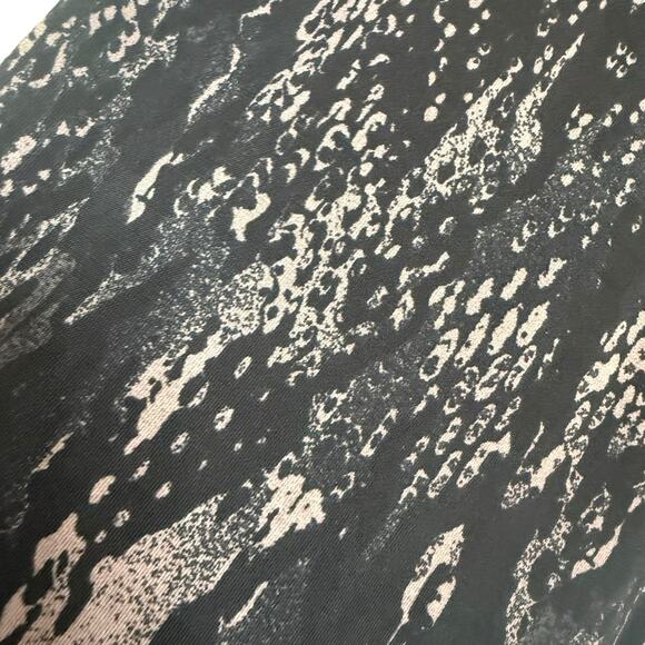 Catherines Black and Brown Snake Print Tunic with 3/4 sleeves Size 2X - Picture 3 of 4